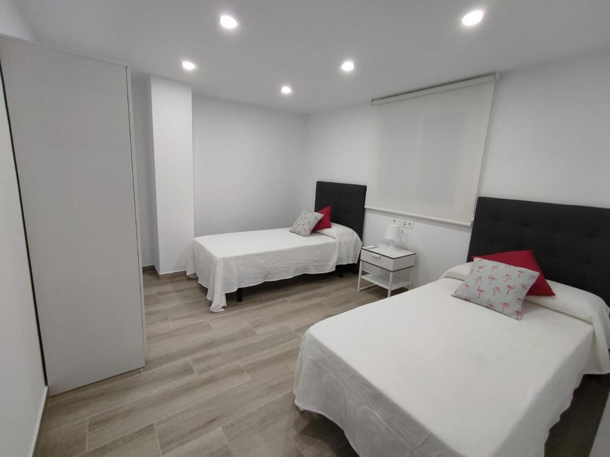 Apartamentos La Libertad 2 เบนัลมาเดนา ภายนอก รูปภาพ
