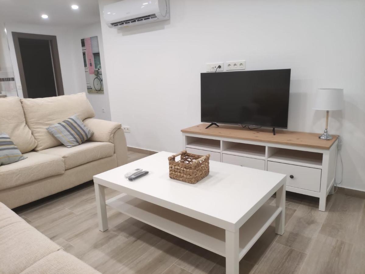 Apartamentos La Libertad 2 เบนัลมาเดนา ภายนอก รูปภาพ