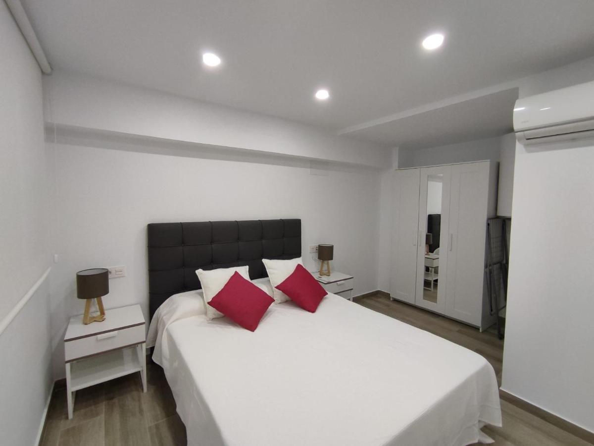 Apartamentos La Libertad 2 เบนัลมาเดนา ภายนอก รูปภาพ